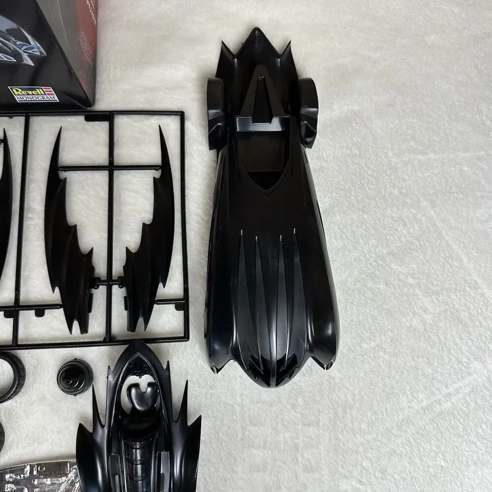 Revell‎ Monogram Batman & Robin Batmobile Model Kit 1:25 Scale 1997 Partial